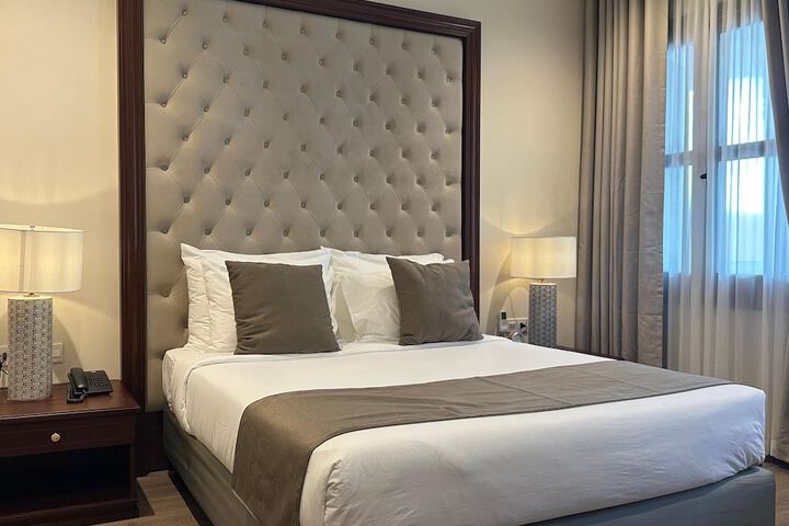 Room 20 of 99
