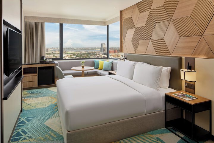 Room 28 of 100