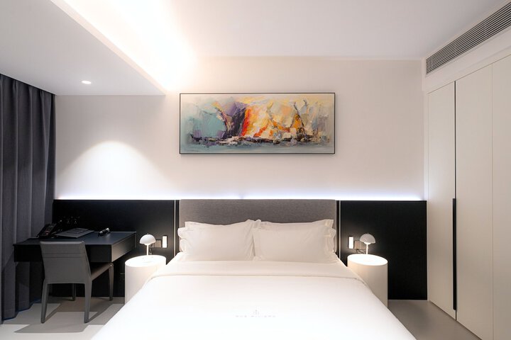 Room 17 of 100