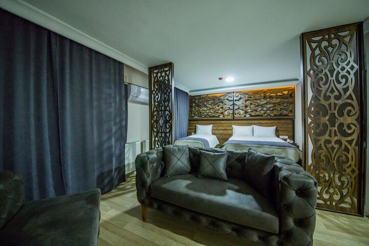 Room 22 of 48