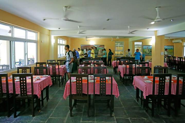 Dining 24 of 55
