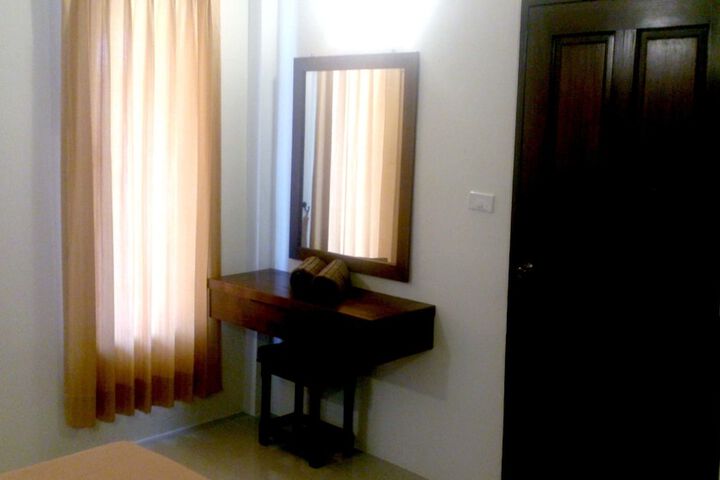 Room 21 of 37