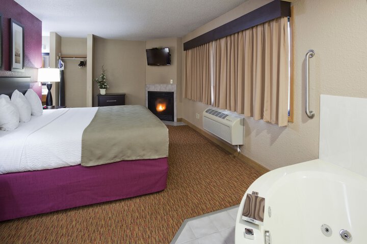 1 King Bed (8 of 15)