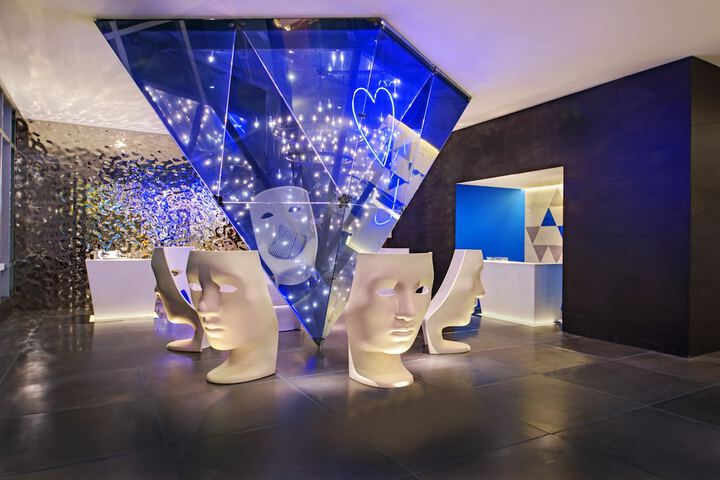 Entrance & Lobby