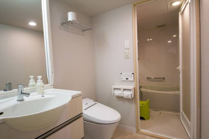 Room 25 of 60