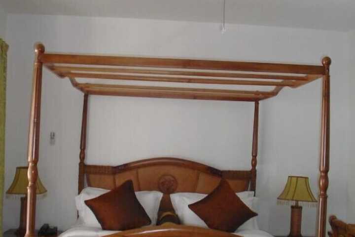 Room 10 of 98