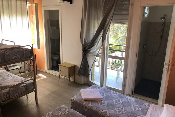 Room 16 of 41