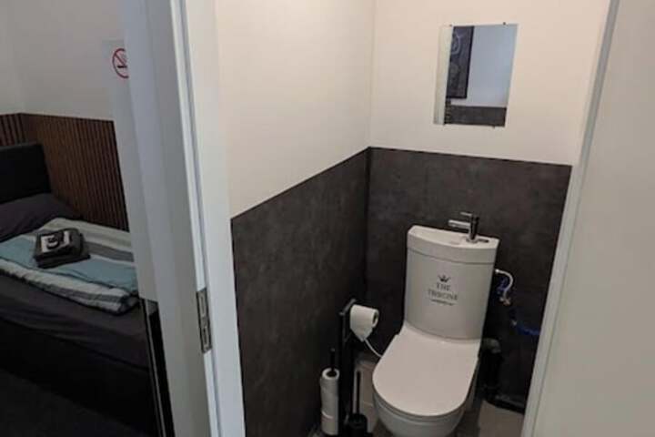 Room 32 of 54