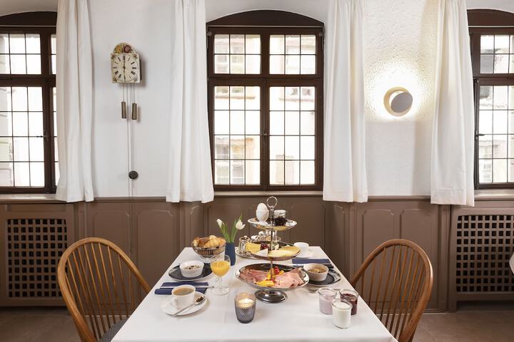 Breakfast/Coffee Service 27 of 32