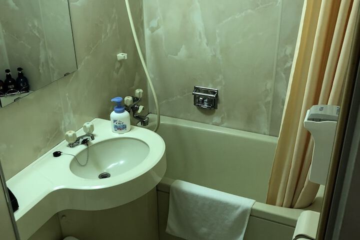 Room 53 of 160