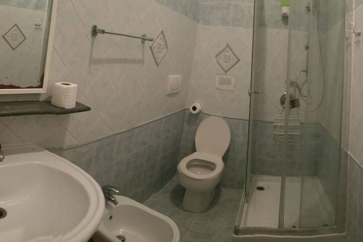 Room 11 of 20