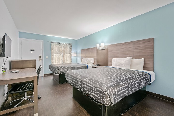 Standard Single Room 1 King Bed (5 of 10)
