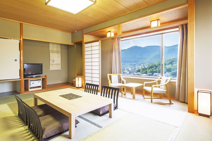 Room 27 of 53