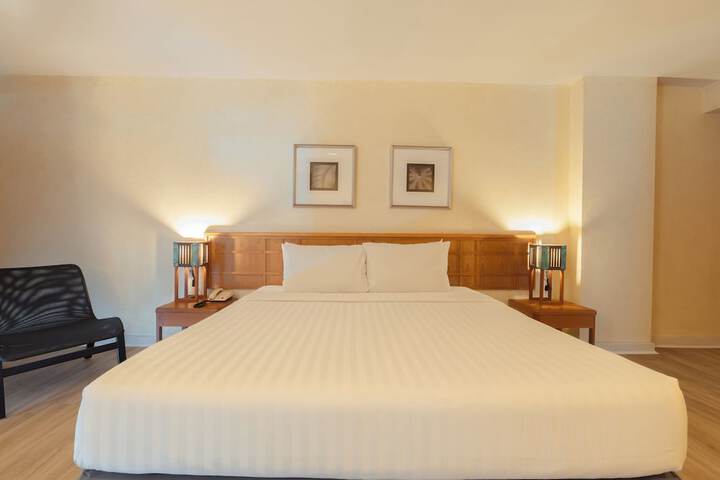 Room 6 of 73