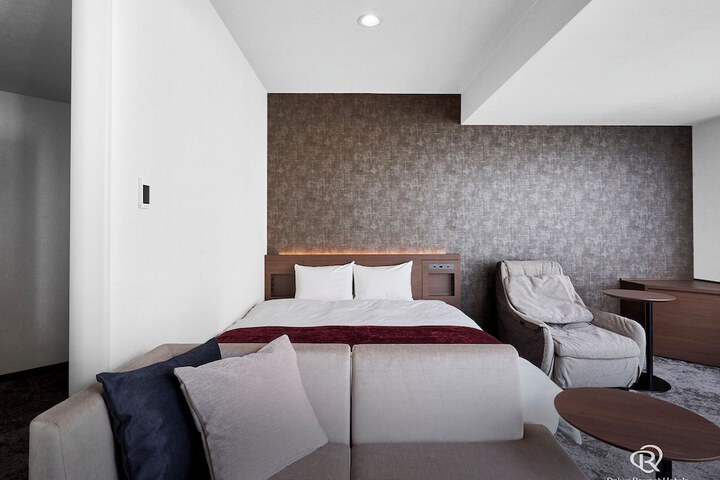 Room 9 of 39