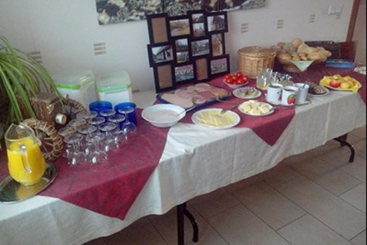 Dining 6 of 15