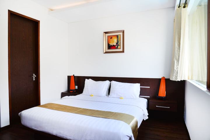 Room 4 of 43