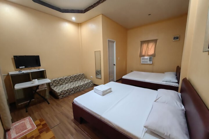 Room 10 of 17