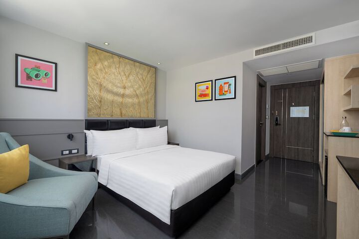 Room 9 of 48