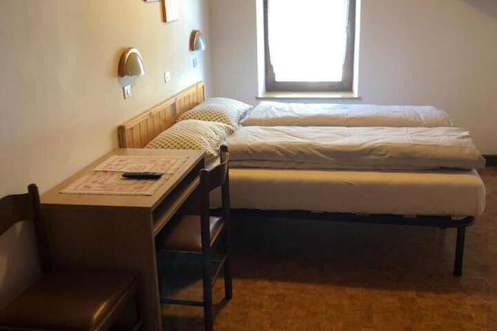 Room 33 of 69