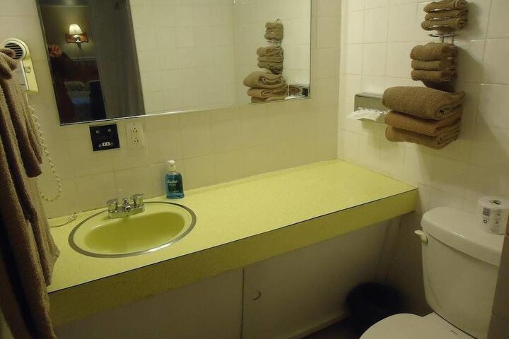 Room 48 of 62