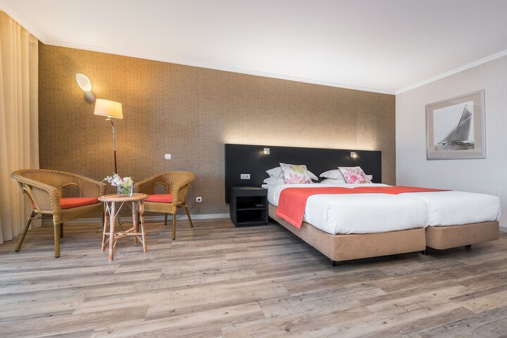 Room 5 of 54