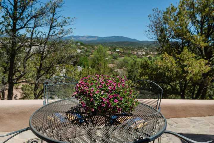20 Min. Walk to Plaza La Loma Vista in Santa Fé, NM