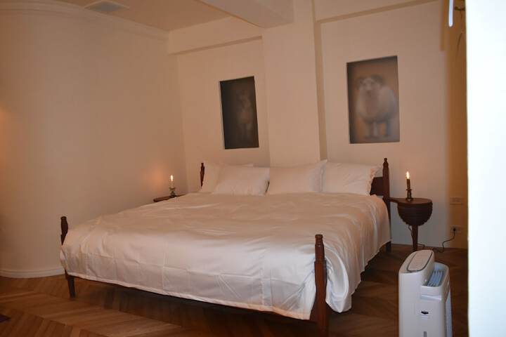 Room 2 of 67