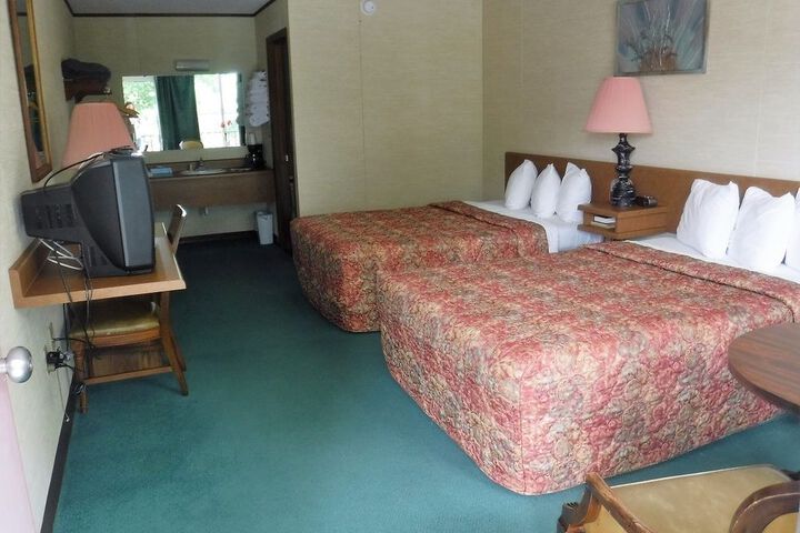 Room 8 of 63