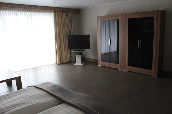 Room 16 of 49