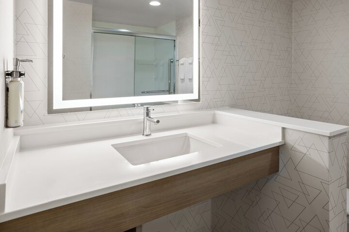 1 King Standard Walk in Shower (14 of 17)