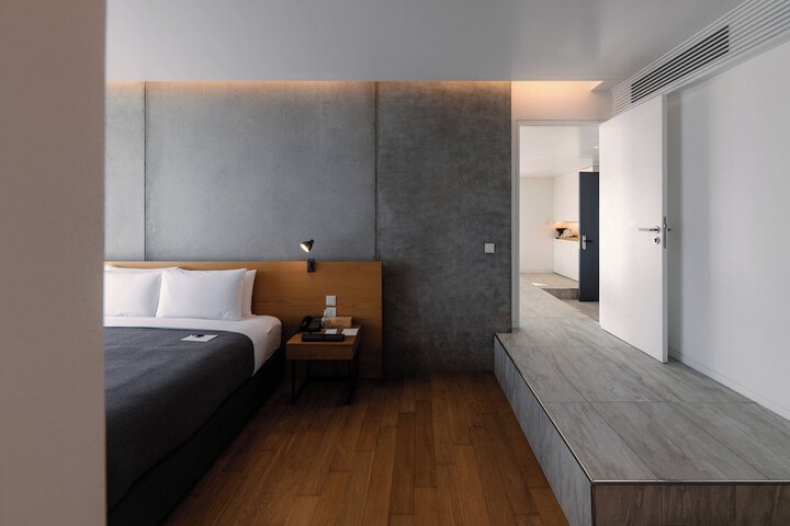 Room 32 of 161