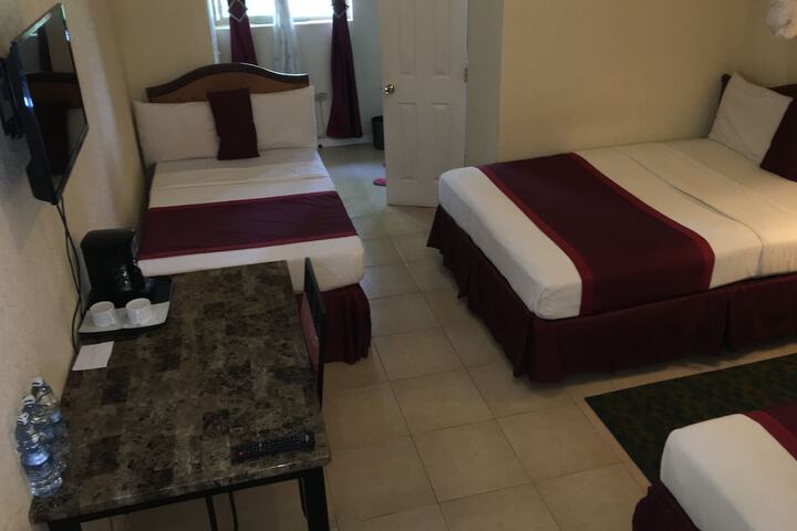 Room 13 of 68