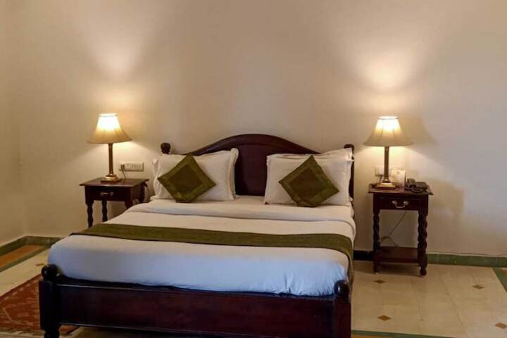 Room 15 of 47