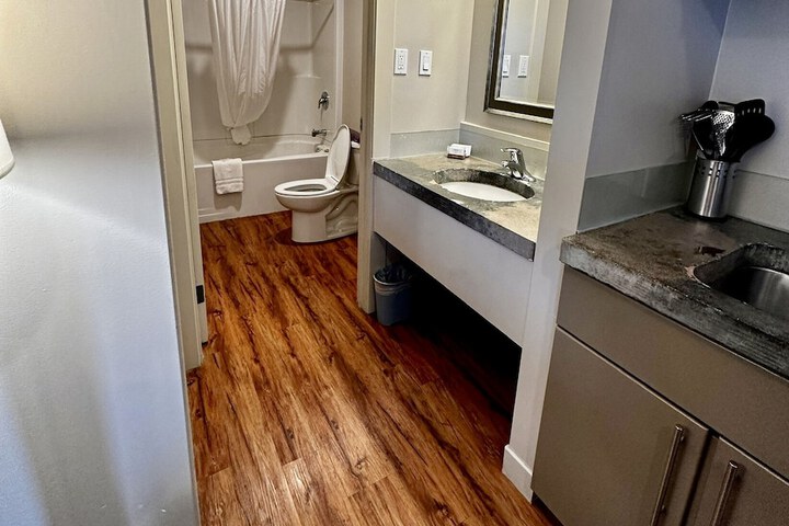Room 43 of 53