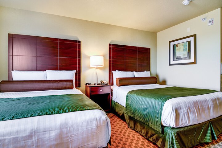 Quadruple Accessible Queen Size Bed (8 of 12)