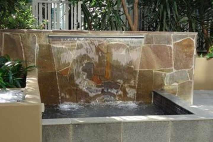 Hotel Exterior 39 of 110