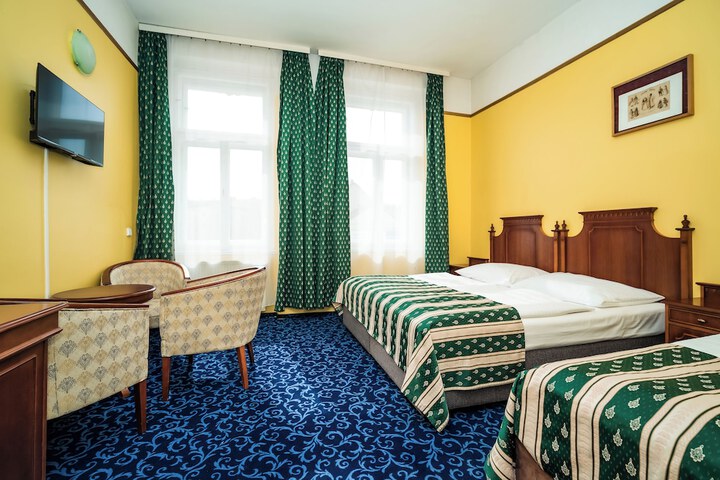 Room 34 of 63