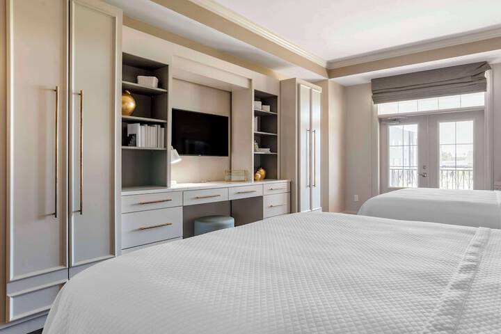 2 Queen Beds (4 of 12)