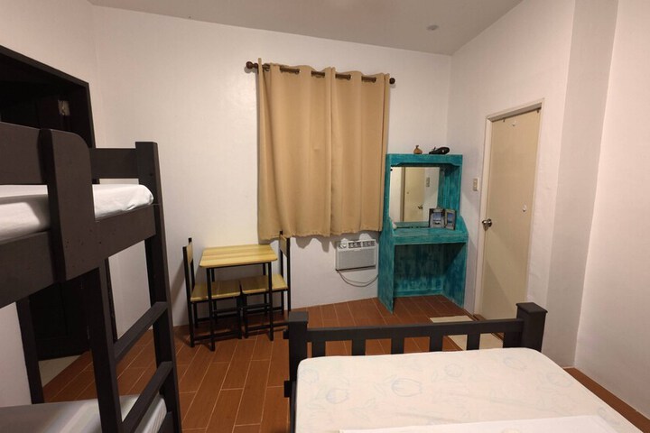 Room 32 of 144