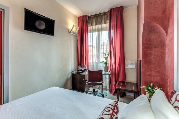 Room 33 of 89