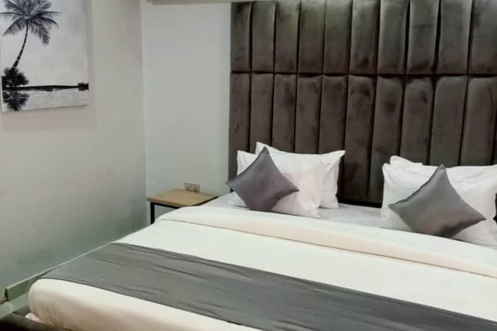 Room 3 of 11
