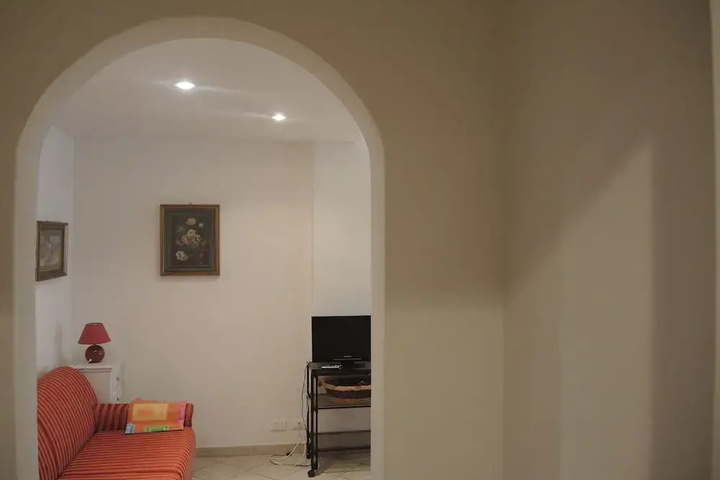 Room 12 of 20