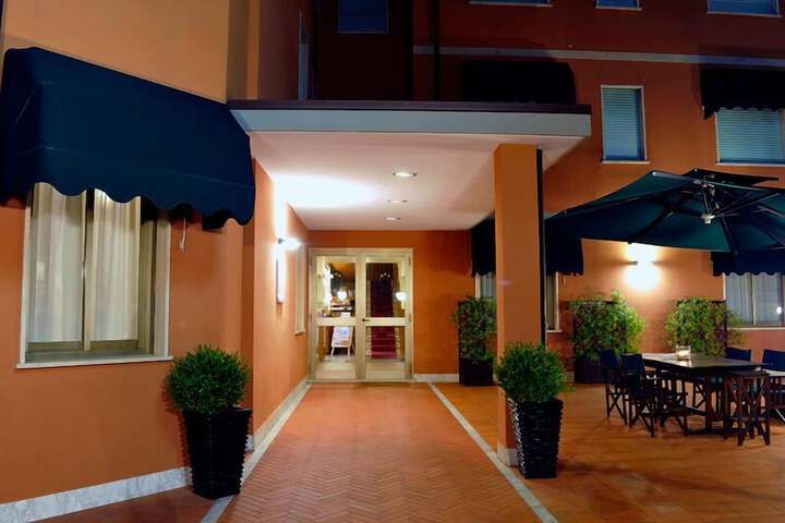 Hotel 45 of 58