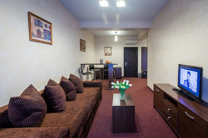 Room 47 of 85