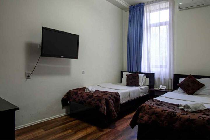 Room 30 of 87