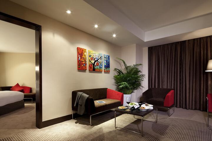 Room 12 of 36