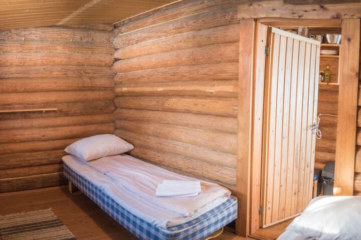 Room 4 of 40