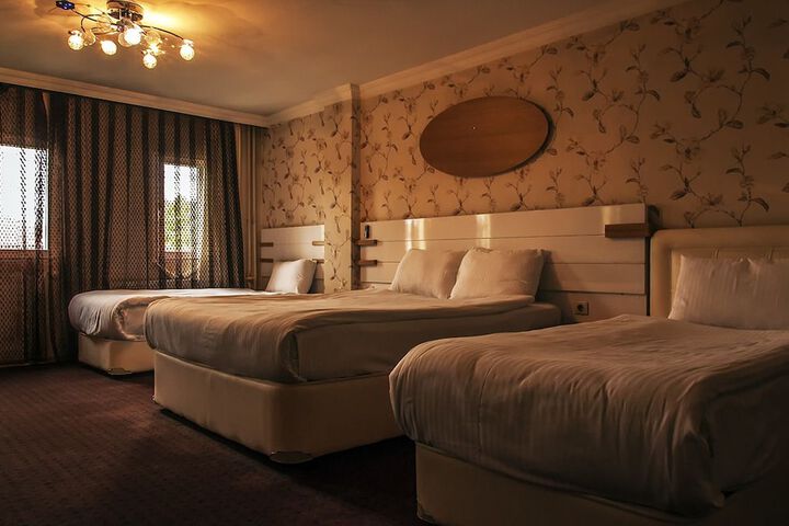 Room 10 of 36