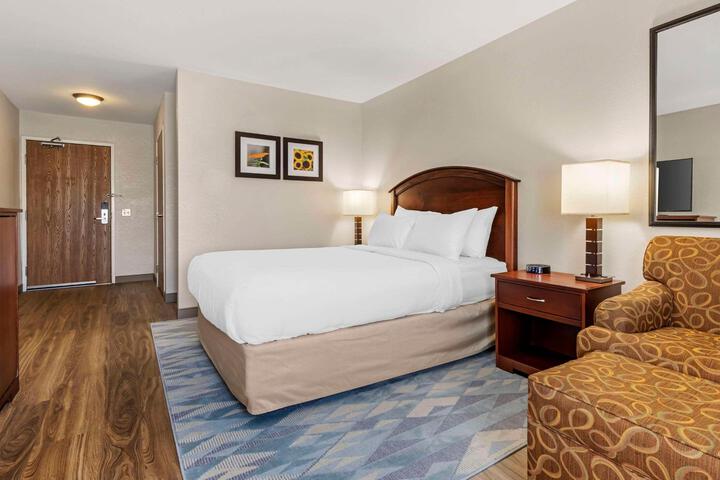 2 Queen Beds (4 of 17)